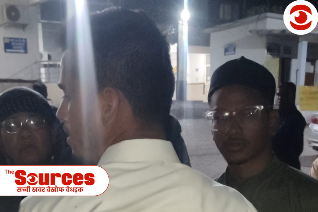 महू में चाकूबाजी: मामूली विवाद ने लिया हिंसक रूप, दो युवक गंभीर घायल