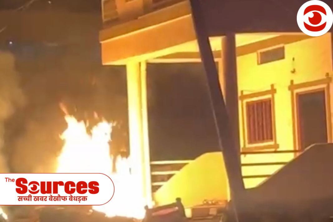 महू में दुष्कर्म मामले पर भड़का गुस्सा,आरोपी डॉक्टर गिरफ्तार, आरोपी के घर में आगजनी-तोड़फोड़